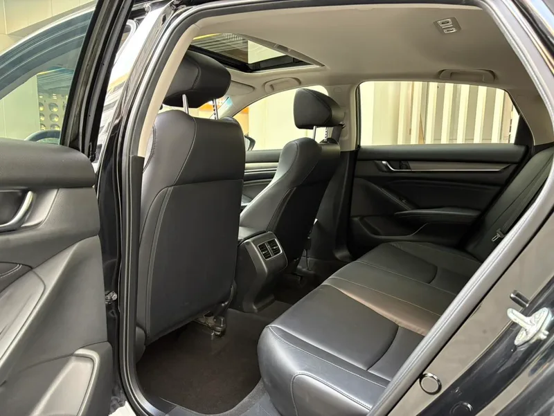 Honda Accord 2018 230TURBO Version confortable État VI extérieur photo 6