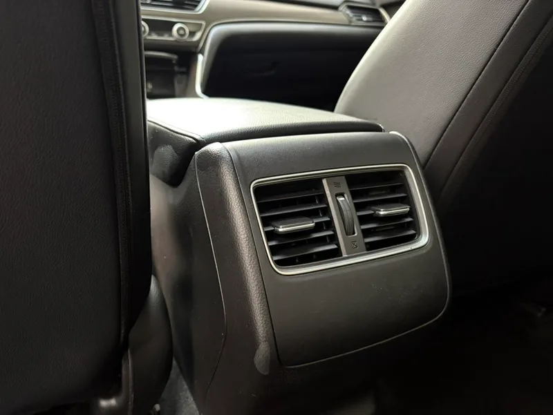 Honda Accord 2018 230TURBO Version confortable État VI intérieur photo 13
