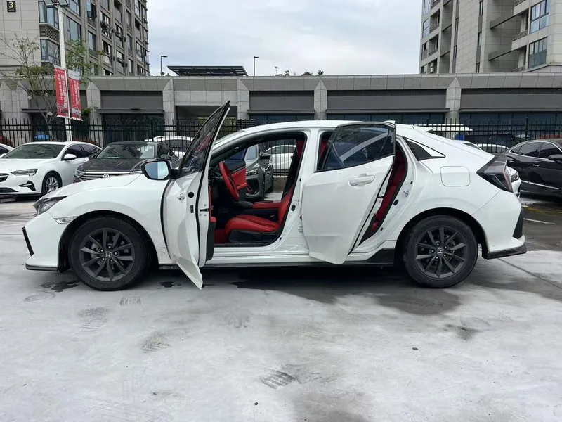Honda Civic 2020 HATCHBACK 220TURBO CVT Новый контроль интерьер фото 10