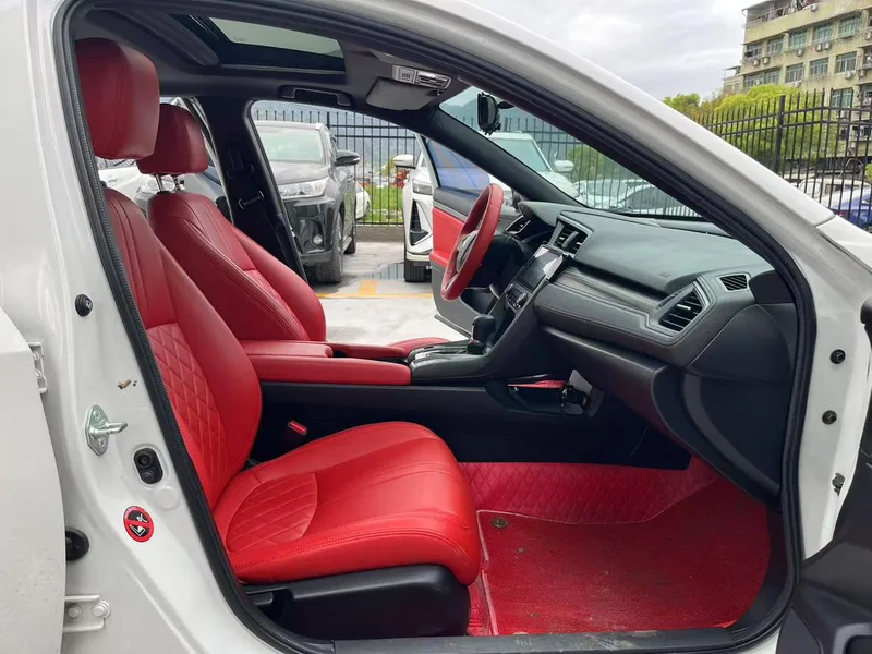 Honda Civic 2020 HATCHBACK 220TURBO CVT Новый контроль интерьер фото 13