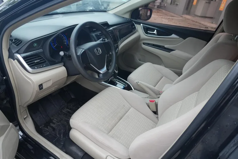 Honda Crider 2013 1.8L Automatic Comfort Version exterior photo 3 Honda Crider 2013 1.8L Automatic Comfort Version exterior photo 3
