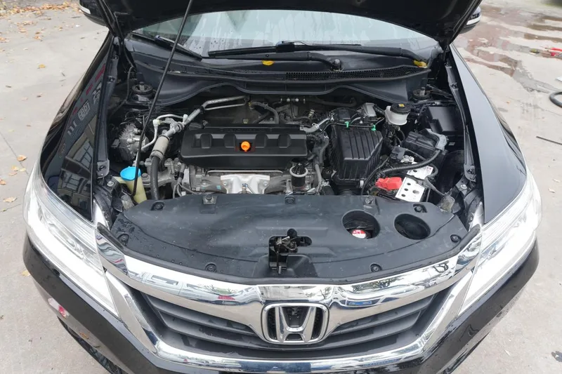 Honda Crider 2013 1.8L Automatic Comfort Version interior photo 10 Honda Crider 2013 1.8L Automatic Comfort Version interior photo 10
