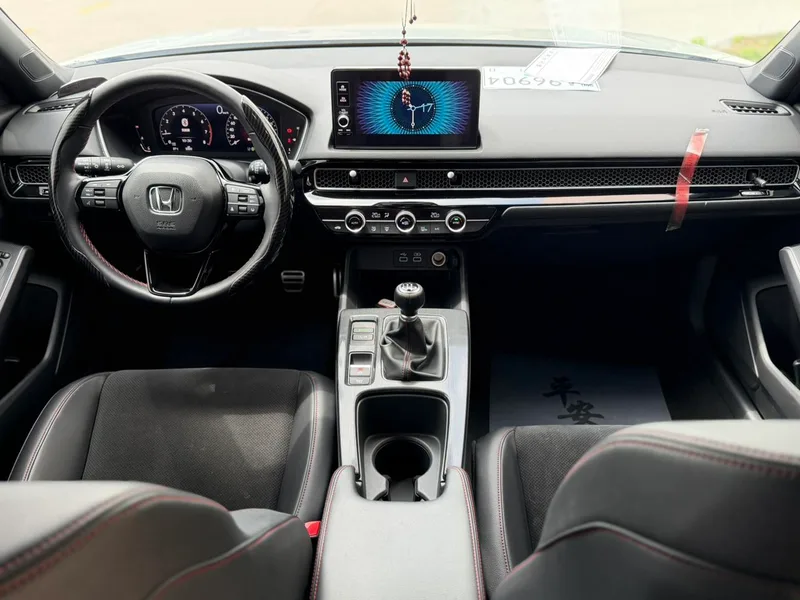 Honda Civic 2023 HATCHBACK 240TURBO Ручная экстремальная версия интерьер фото 11
