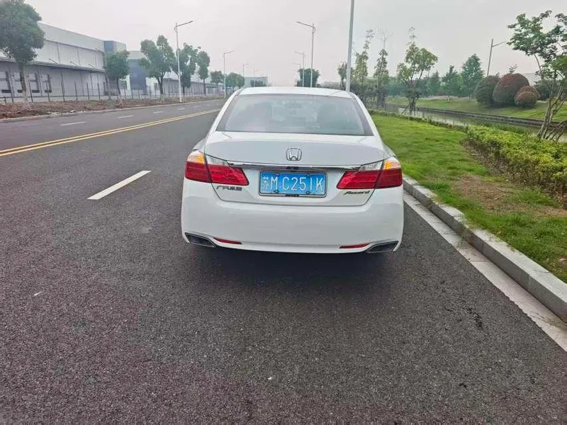 Honda Accord 2015 2.0L LX Comfort Edition exterior photo 4 Honda Accord 2015 2.0L LX Comfort Edition exterior photo 4