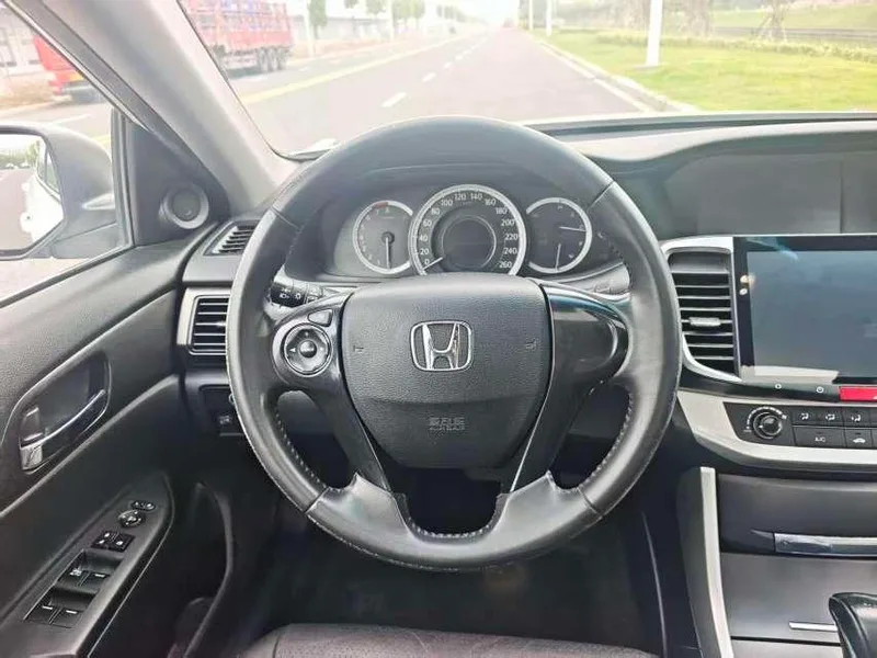 Honda Accord 2015 2.0L LX Comfort Edition exterior photo 6 Honda Accord 2015 2.0L LX Comfort Edition exterior photo 6