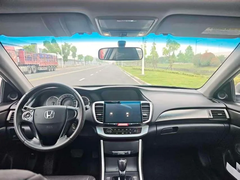 Honda Accord 2015 2.0L LX Comfort Edition interior photo 11 Honda Accord 2015 2.0L LX Comfort Edition interior photo 11