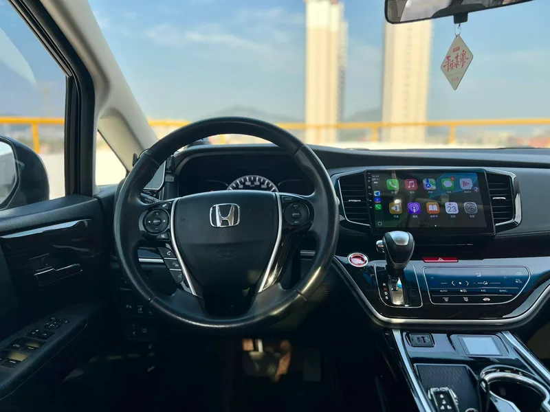 Honda Odyssey 2018 2.4L Smart Edition interior photo 14 Honda Odyssey 2018 2.4L Smart Edition interior photo 14