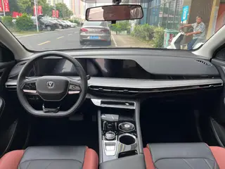 Changan Eado 2024 PLUS 1.4T DCT High-energy version interior photo 9
