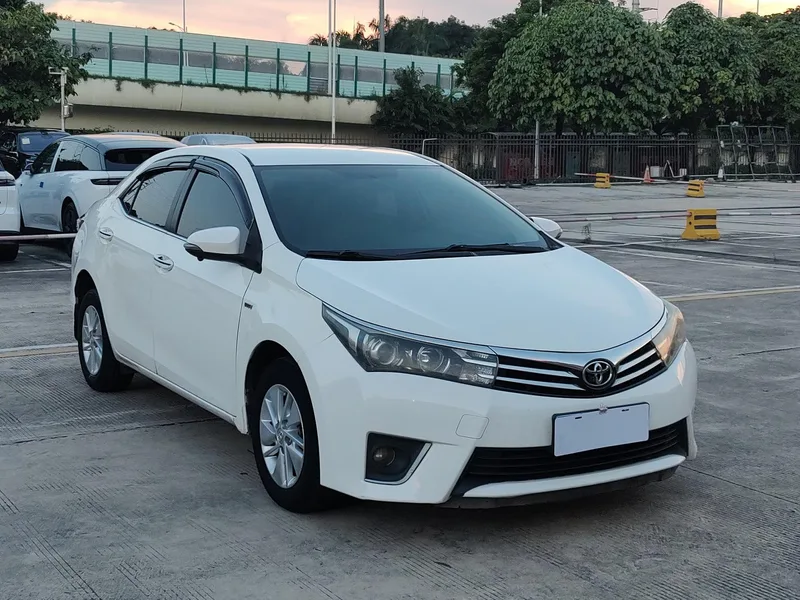 Toyota Corolla 2014 1.6L CVT GL экстерьер фото 3 Toyota Corolla 2014 1.6L CVT GL экстерьер фото 3