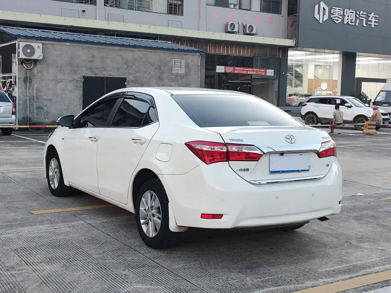 Toyota Corolla 2014 1.6L CVT GL экстерьер фото 4 Toyota Corolla 2014 1.6L CVT GL экстерьер фото 4