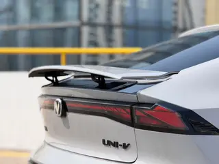 Changan UNI-V 2022 2.0T Веденская версия интерьер фото 10