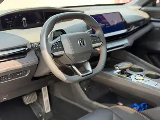 Changan UNI-V 2022 2.0T Веденская версия интерьер фото 13