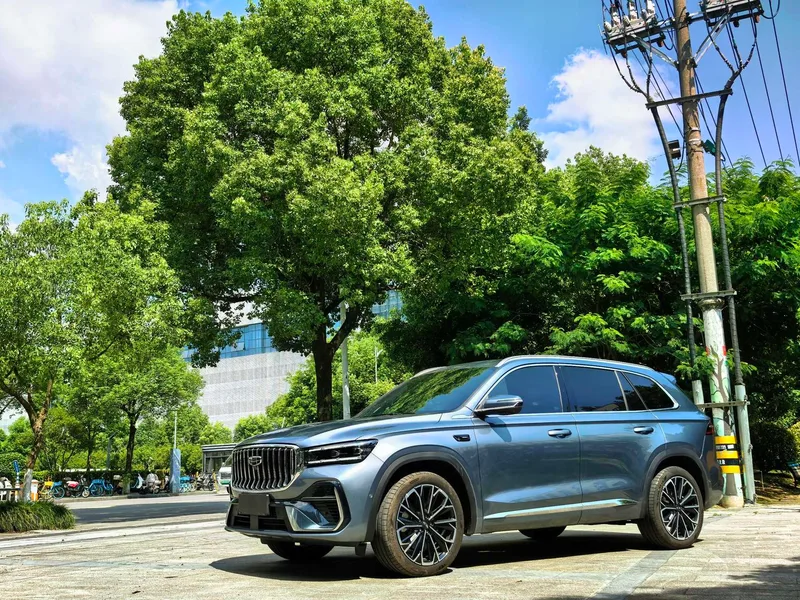 Geely Monjaro 2026 2.0TD High-power automatic four-wheel drive oriental obsidian full moon version exterior photo 1 Geely Monjaro 2026 2.0TD High-power automatic four-wheel drive oriental obsidian full moon version exterior photo 1