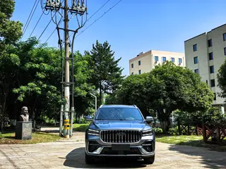 Geely Monjaro 2026 2.0TD High-power automatic four-wheel drive oriental obsidian full moon version exterior photo 2 Geely Monjaro 2026 2.0TD High-power automatic four-wheel drive oriental obsidian full moon version exterior photo 2