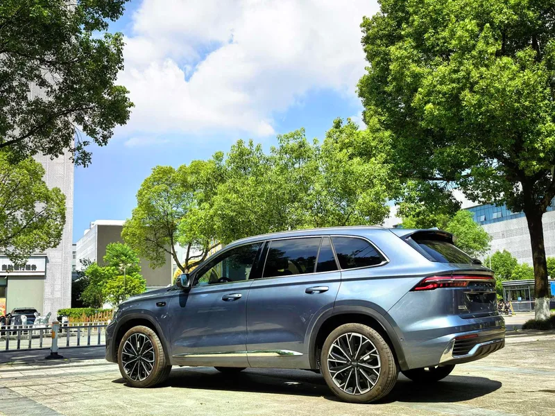 Geely Monjaro 2026 2.0TD High-power automatic four-wheel drive oriental obsidian full moon version exterior photo 4 Geely Monjaro 2026 2.0TD High-power automatic four-wheel drive oriental obsidian full moon version exterior photo 4
