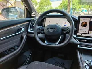 Geely Monjaro 2026 2.0TD High-power automatic four-wheel drive oriental obsidian full moon version interior photo 17 Geely Monjaro 2026 2.0TD High-power automatic four-wheel drive oriental obsidian full moon version interior photo 17