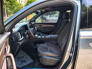 Geely Monjaro 2026 2.0TD High-power automatic four-wheel drive oriental obsidian full moon version interior photo 18 Geely Monjaro 2026 2.0TD High-power automatic four-wheel drive oriental obsidian full moon version interior photo 18