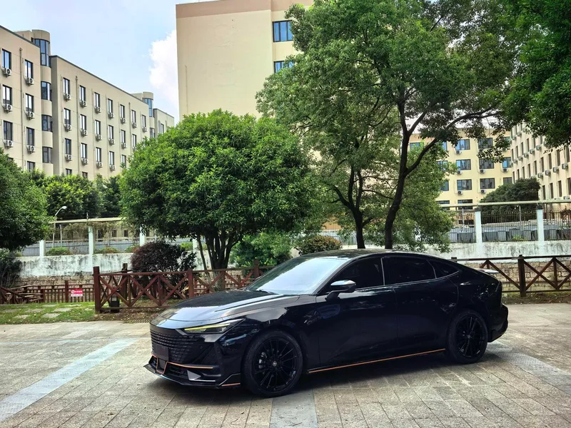 Changan UNI-V 2023 1.5T Sports version exterior photo 1 Changan UNI-V 2023 1.5T Sports version exterior photo 1