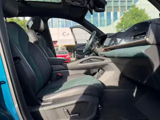 Geely Monjaro 2021 2.0TD DCT EVO Уважаемый тип с двумя приводами интерьер фото 12 Geely Monjaro 2021 2.0TD DCT EVO Уважаемый тип с двумя приводами интерьер фото 12