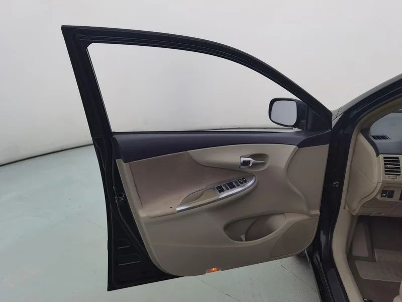 Toyota Corolla 2012 Dazzling Edition 1.6L Automatic GL interior photo 13 Toyota Corolla 2012 Dazzling Edition 1.6L Automatic GL interior photo 13