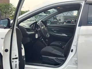 Toyota Yaris L 2015 1.5E Automatic charm version interior photo 10 Toyota Yaris L 2015 1.5E Automatic charm version interior photo 10