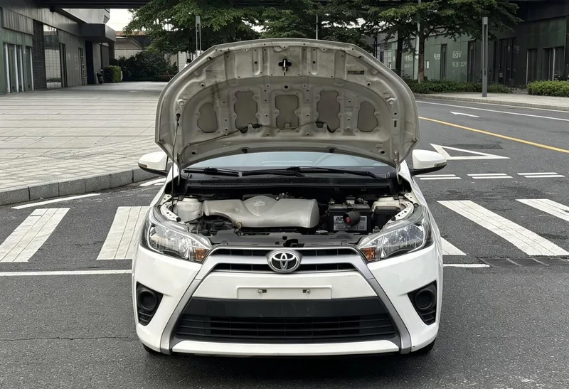 Toyota Yaris L 2015 1.5E Automatic charm version interior photo 14 Toyota Yaris L 2015 1.5E Automatic charm version interior photo 14