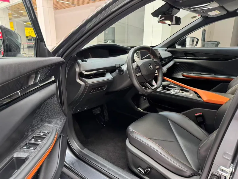Changan UNI-V 2022 1.5T Wisdom Pilot Type exterior photo 9 Changan UNI-V 2022 1.5T Wisdom Pilot Type exterior photo 9