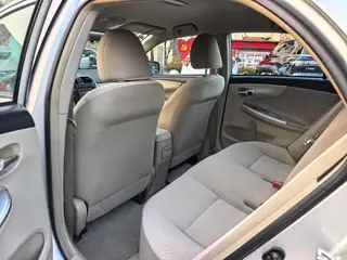 Toyota Corolla 2011 1.6L Automatic GL interior photo 10 Toyota Corolla 2011 1.6L Automatic GL interior photo 10