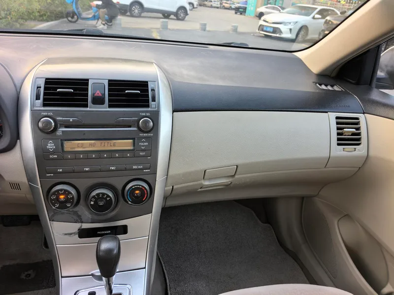 Toyota Corolla 2011 1.6L Automatic GL interior photo 13 Toyota Corolla 2011 1.6L Automatic GL interior photo 13