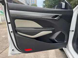 Geely Binrui 2018 14T CVT Colorful Edition exterior photo 7 Geely Binrui 2018 14T CVT Colorful Edition exterior photo 7