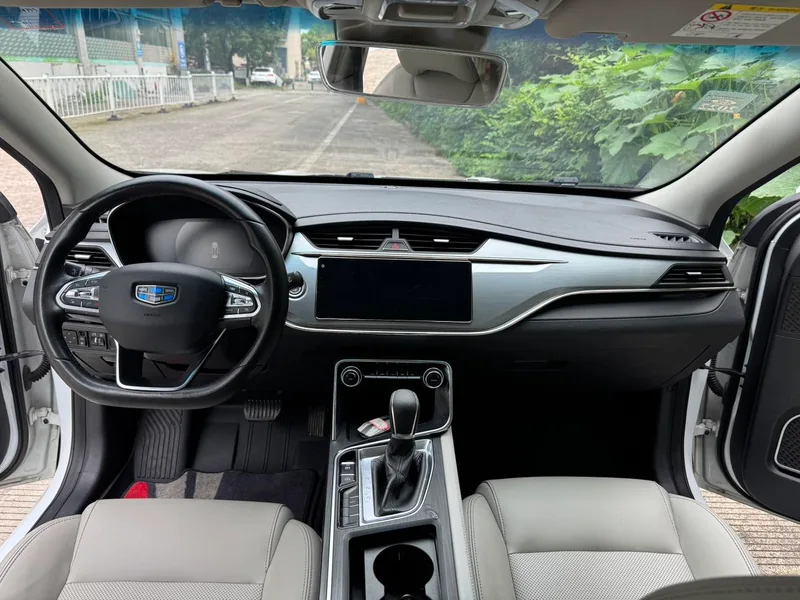 Geely Binrui 2018 14T CVT Colorful Edition interior photo 13 Geely Binrui 2018 14T CVT Colorful Edition interior photo 13