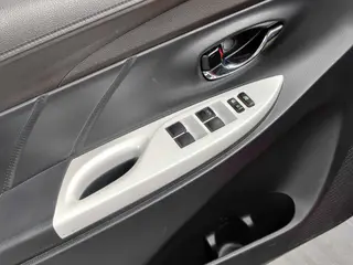 Toyota Yaris L 2016 Restyling 1.5G CVT dazzle skylight version exterior photo 10 Toyota Yaris L 2016 Restyling 1.5G CVT dazzle skylight version exterior photo 10