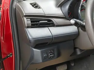 Toyota Yaris L 2016 Restyling 1.5G CVT dazzle skylight version interior photo 11 Toyota Yaris L 2016 Restyling 1.5G CVT dazzle skylight version interior photo 11