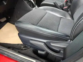 Toyota Yaris L 2016 Restyling 1.5G CVT dazzle skylight version interior photo 14 Toyota Yaris L 2016 Restyling 1.5G CVT dazzle skylight version interior photo 14