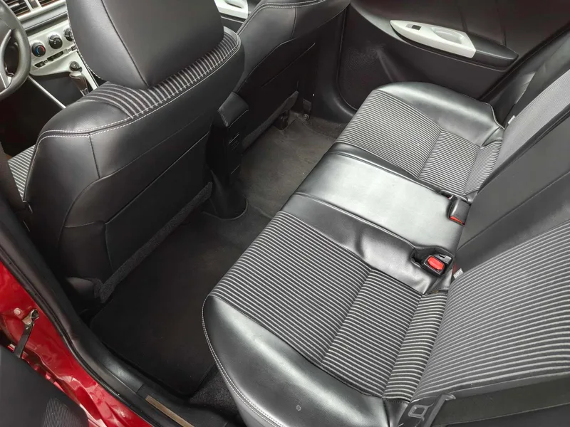 Toyota Yaris L 2016 Restyling 1.5G CVT dazzle skylight version interior photo 18 Toyota Yaris L 2016 Restyling 1.5G CVT dazzle skylight version interior photo 18