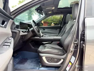 Changan CS75 PLUS 2022 Second generation 1.5T Automatic Deluxe interior photo 7 Changan CS75 PLUS 2022 Second generation 1.5T Automatic Deluxe interior photo 7