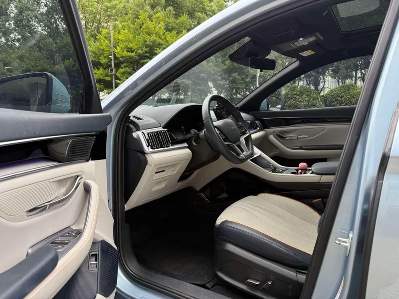 BYD Song PLUS DM 2024 DM-i Glory Edition 110KM Flagship exterior photo 4