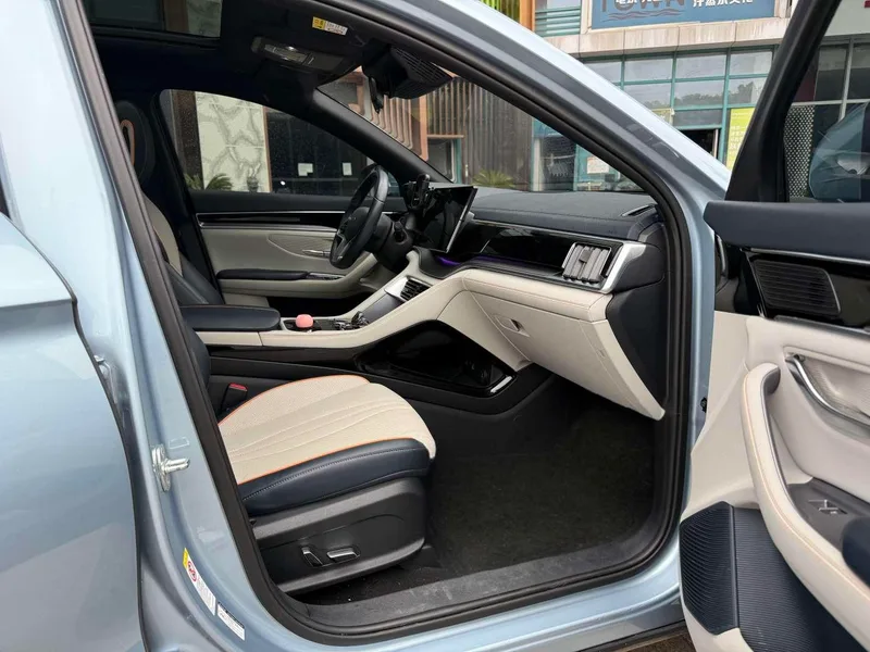 BYD Song PLUS DM 2024 DM-i Glory Edition 110KM Flagship exterior photo 5