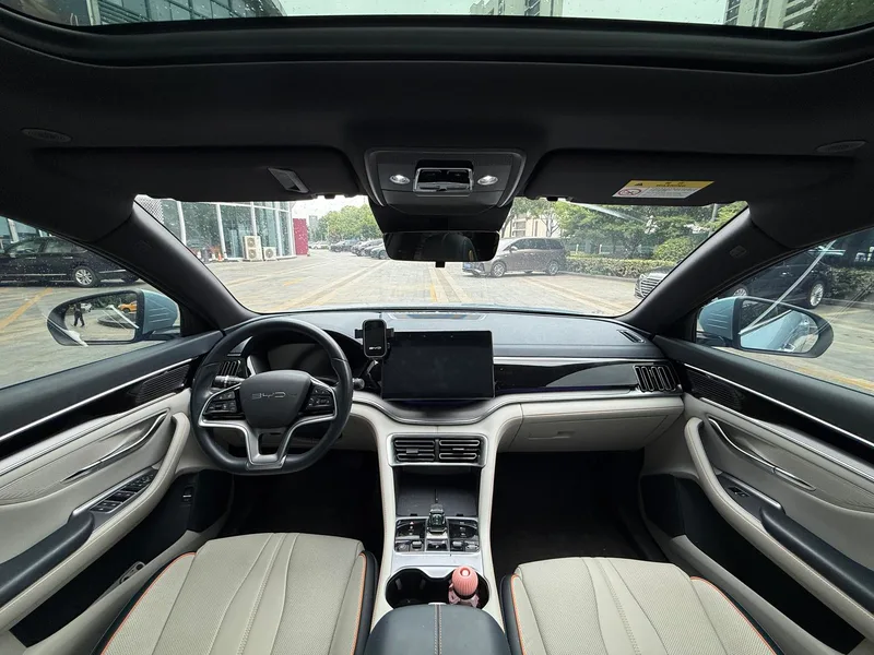 BYD Song PLUS DM 2024 DM-i Glory Edition 110KM Flagship interior photo 6