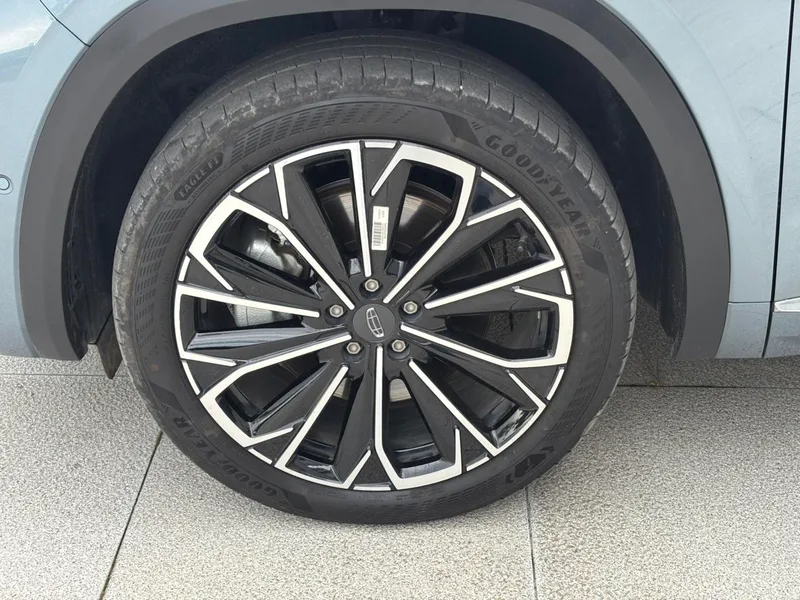 Geely Monjaro 2026 2.0TD High-power automatic four-wheel drive oriental obsidian full moon version exterior photo 8 Geely Monjaro 2026 2.0TD High-power automatic four-wheel drive oriental obsidian full moon version exterior photo 8