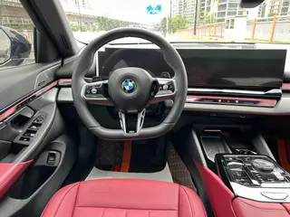 BMW 5 Series 2025 530Li Leading Type M Sports suit exterior photo 10 BMW 5 Series 2025 530Li Leading Type M Sports suit exterior photo 10
