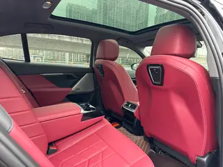 BMW 5 Series 2025 530Li Leading Type M Sports suit interior photo 13 BMW 5 Series 2025 530Li Leading Type M Sports suit interior photo 13