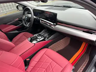 BMW 5 Series 2025 530Li Leading Type M Sports suit interior photo 14 BMW 5 Series 2025 530Li Leading Type M Sports suit interior photo 14