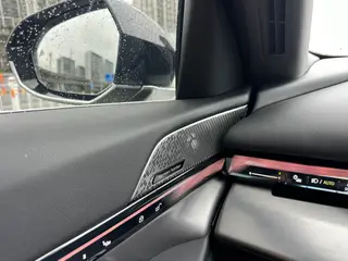 BMW 5 Series 2025 530Li Leading Type M Sports suit interior photo 16 BMW 5 Series 2025 530Li Leading Type M Sports suit interior photo 16