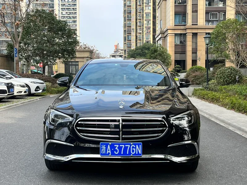 Mercedes-Benz E-Class 2023 E 300 L Fashionable Passenger car exterior photo 2 Mercedes-Benz E-Class 2023 E 300 L Fashionable Passenger car exterior photo 2