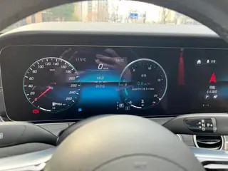 Mercedes-Benz E-Class 2023 E 300 L Fashionable Passenger car interior photo 6 Mercedes-Benz E-Class 2023 E 300 L Fashionable Passenger car interior photo 6