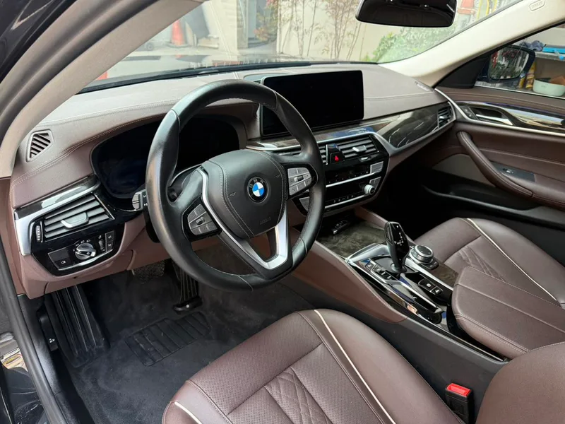 BMW 5 Series 2022 525Li Luxury Set interior photo 10 BMW 5 Series 2022 525Li Luxury Set interior photo 10