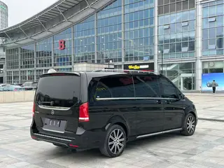 Mercedes-Benz V-Class 2022 V 260 L Long Wheelbase Deluxe Edition interior photo 7 Mercedes-Benz V-Class 2022 V 260 L Long Wheelbase Deluxe Edition interior photo 7