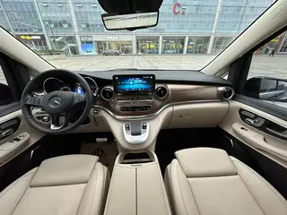 Mercedes-Benz V-Class 2022 V 260 L Long Wheelbase Deluxe Edition interior photo 8 Mercedes-Benz V-Class 2022 V 260 L Long Wheelbase Deluxe Edition interior photo 8