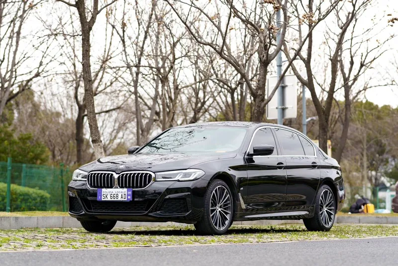 BMW 5 Series 2022 530Li Leading Type M Sports suit exterior photo 1 BMW 5 Series 2022 530Li Leading Type M Sports suit exterior photo 1